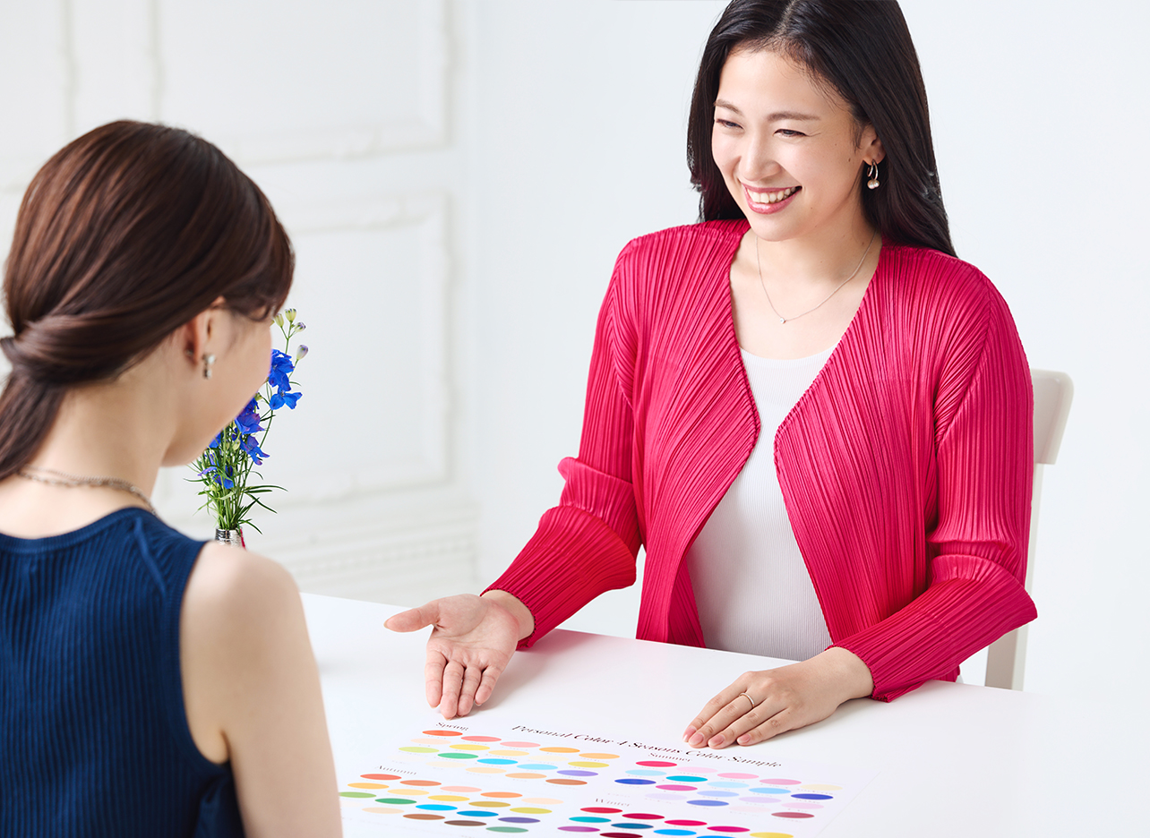 4シーズン分類を進化させた「16タイプ・パーソナルカラー」＝「16タイプカラーメソッド®」で、カラー診断の「迷い」が消え、似合う色を的確に提案できます。